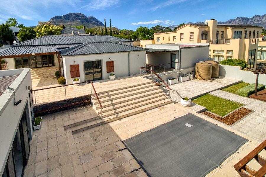 4 Bedroom Property for Sale in Pearl Marina Western Cape